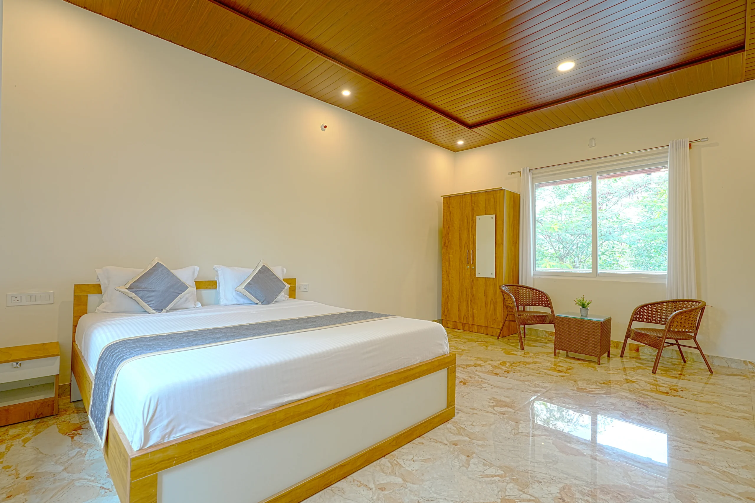 Kaveri Room with Hill View